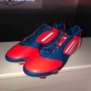 Sz 9 soccer Adidas worn 2 X w/new extra insoles